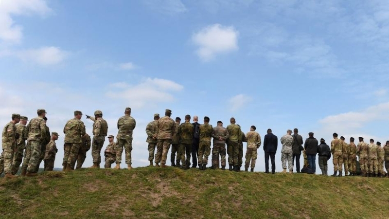 NATO: kariniai batalionai Baltijos šalyse – tik atgrasymui