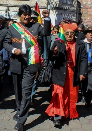 Bolivijoje pavogtas prezidento ordinas, kol jo saugotojas lankėsi viešnamyje