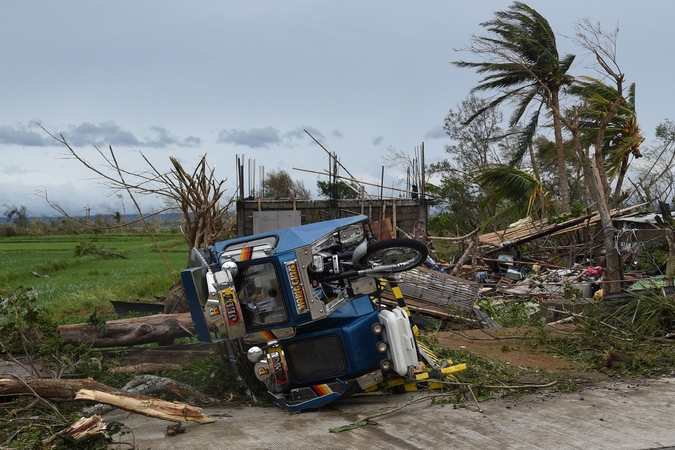 59 filipiniečių gyvybes nusinešęs taifūnas užgriuvo Pietų Kiniją