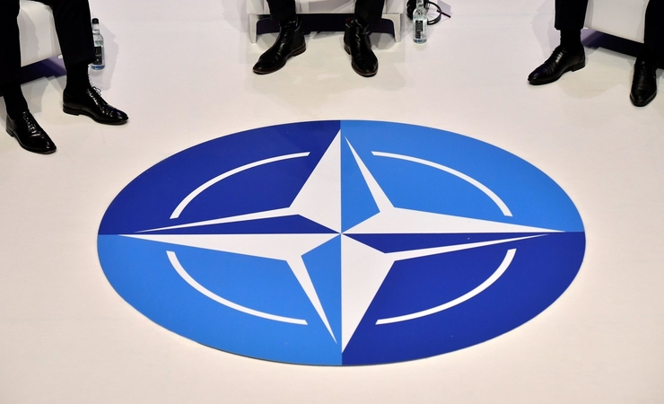 NATO iš 8 Rusijos misijos prie Aljanso narių atėmė akreditaciją, pavadinusi juos šnipais 