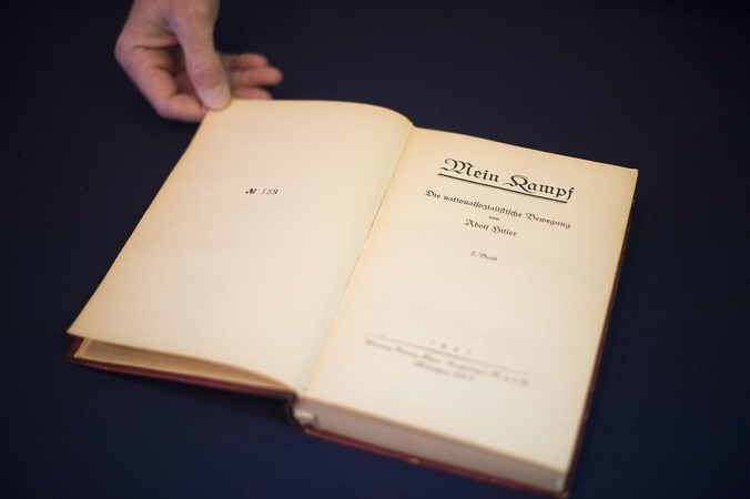 Italų dienraštis premjero ir žydų pasipiktinimui išleido Hitlerio „Mein Kampf“
