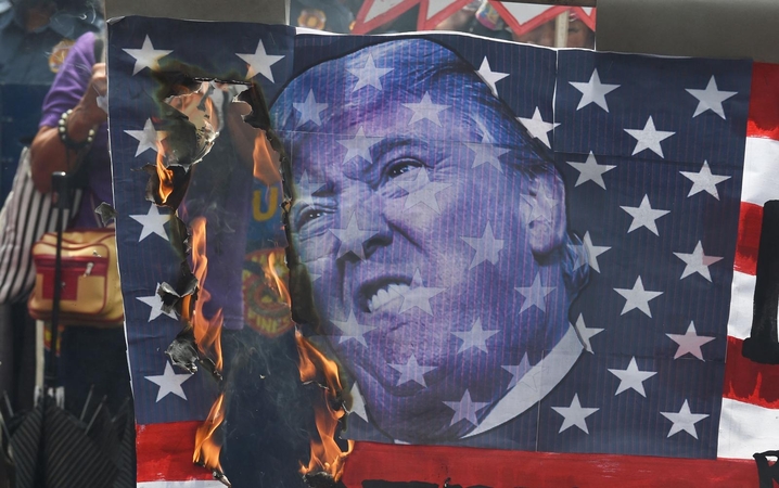 D. Trumpas sako jaučiantis „milžinišką pagarbą“ moterims