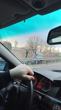 Šilainiuose neblaivus vairuotojas nesuvaldė automobilio ir apsivertė
