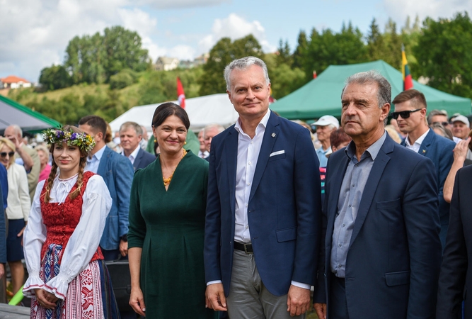 Prezidentas: Lietuva nevėluoja su eurokomisaro paieškomis 