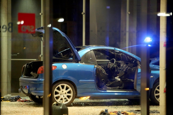 Į Vokietijos socialdemokratų partijos būstinę įlėkė automobilis