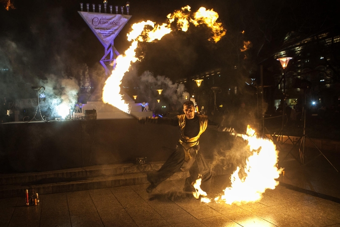 Sostinėje uždegta Chanukija – prasidėjo žydų šventė Chanuka