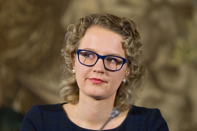  Aušrinė Armonaitė 