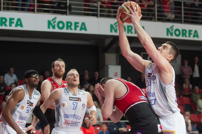 LKL pusfinalis: "Lietuvos rytas" po atkaklios kovos nukovė "Neptūną"