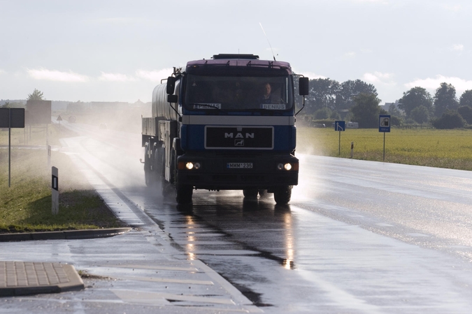 Įsigalioja kelių mokestis Rusijos vežėjams
