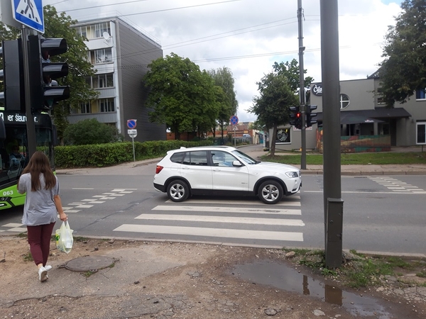 Pagaliau: judri perėja tapo saugesnė – įrengtas šviesoforas