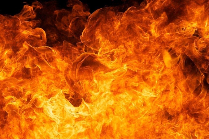 Radviliškio rajone užsiliepsnojo namas
