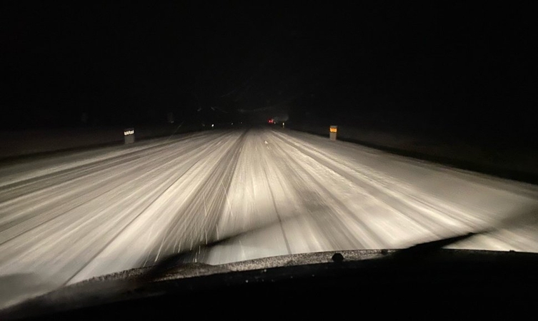 Širvintų rajone į eismo įvykį pateko Nyderlandų kariai, teko šauktis ugniagesių pagalbos