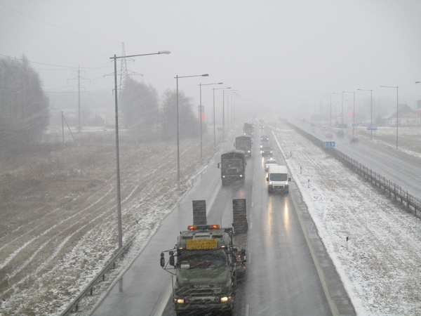 Šalies keliuose slidu dėl sniego, plikledžio, vietomis – lijundra