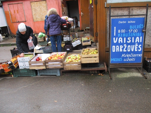 Pirkėjai buvo pasigedę pigumu garsėjančio turgaus pardavėjų