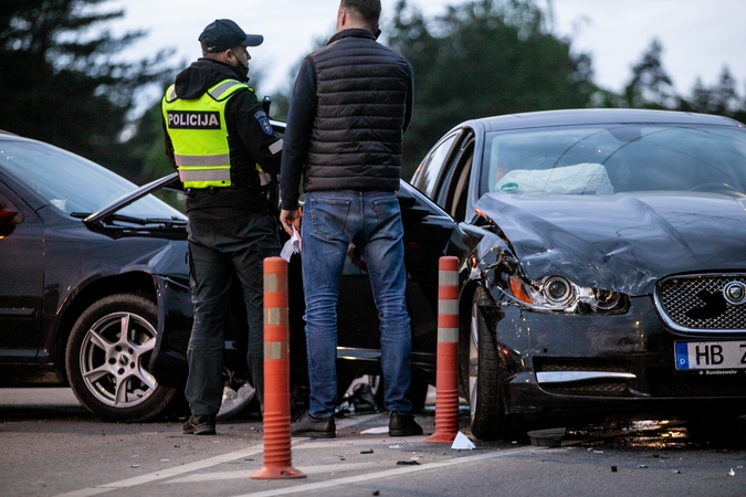 Per dviejų automobilių avariją T. Masiulio gatvėje sužalotas vyras 