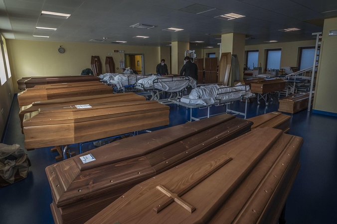 JK COVID-19 aukų skaičius viršijo 26 tūkst., priskaičiavus mirusius slaugos namuose