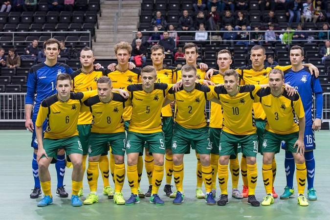 Baltijos salės futbolo taurės turnyro starte - lietuvių ir estų lygiosios