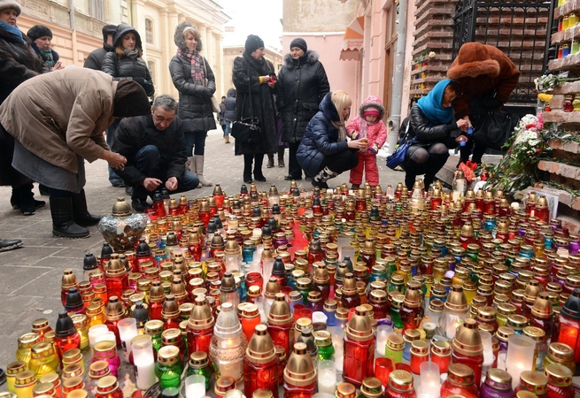 Ukrainos vakaruose protestuotojai užėmė Lvovo ir Rivnės sričių administracijas