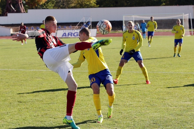 "Atlantas" savo aikštėje neatsilaikė prieš "Trakų" futbolininkus
