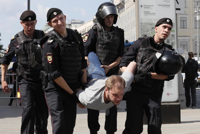 Maskvoje per demonstraciją už sąžiningus rinkimus sulaikyta beveik 300 žmonių 