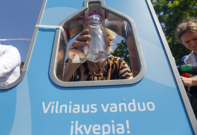 „Vilniaus vandenys“ kviečia gaivintis iš mieste įrengtų nemokamų vandens gertuvių