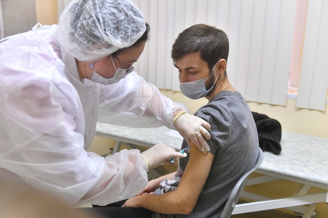 Dalis savivaldybių pradėjo skiepijimą nuo COVID-19 savaitgaliais