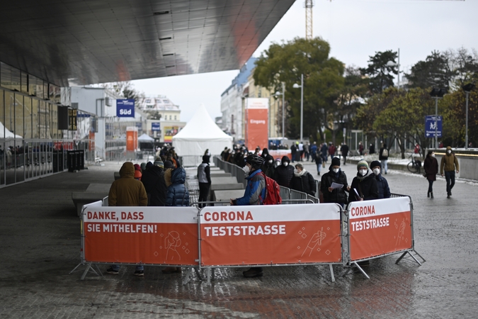 Austrijoje prasidėjo masinis testavimas dėl COVID-19