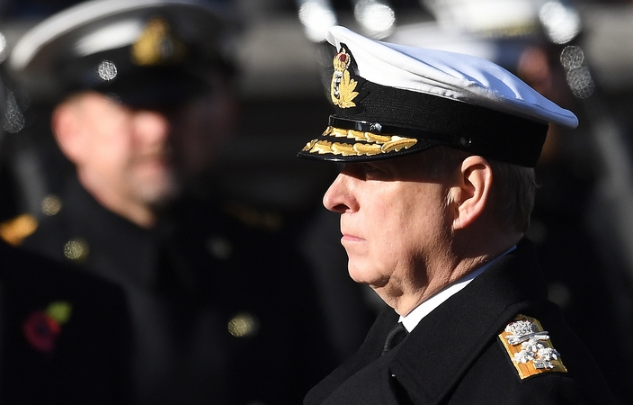 Princas Andrew vis labiau išstumiamas iš visuomenės gyvenimo