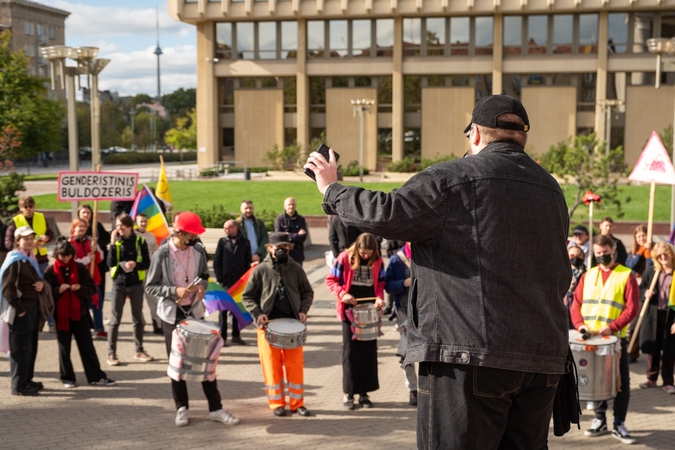 LGBTQ bendruomenės protestas prie Seimo: ragina atsakingai balsuoti rinkimuose