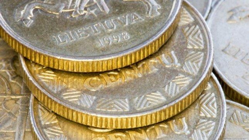 Lietuviai grįžo į tikrovę: skolinasi mažiau ir kai išties reikia