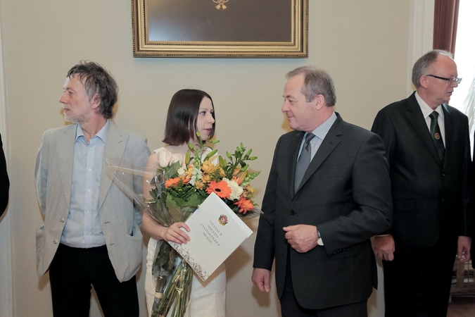 Vilniaus mero premija už poeziją įteikta R. Brundzaitei