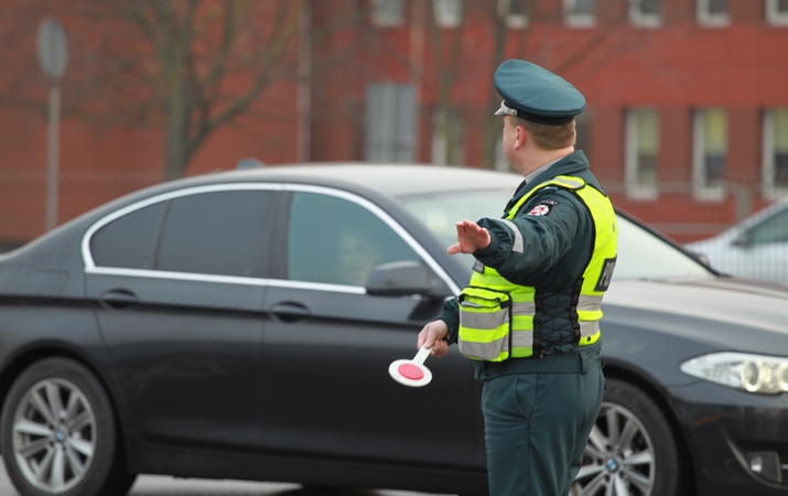 Policija tikrins vairuotojus