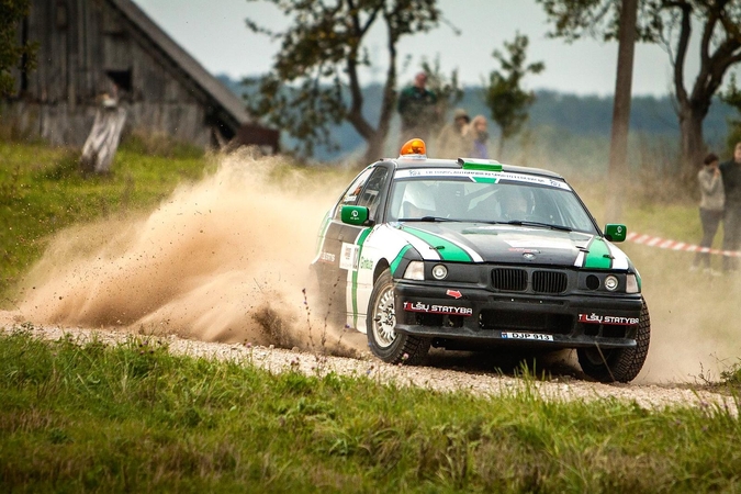 „Halls Winter Rally“ debiutantai: ralis įaugęs mūsų genuose