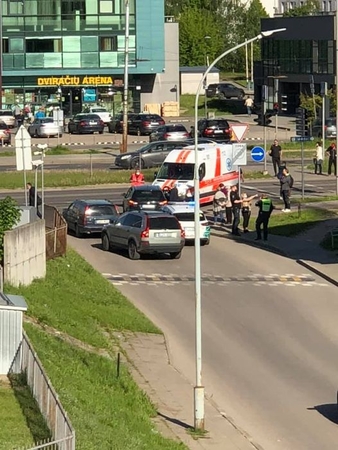 Laisvės prospekte partrenkta riedlente važiavusi mergaitė