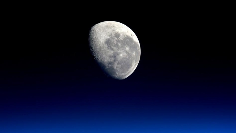 NASA skelbia atradusi antrą Žemės palydovą: ką apie tai mano Lietuvos mokslininkai