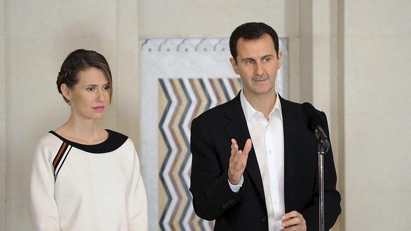 B. Assado žmona atmetė pasiūlymą išvykti iš karo apimtos Sirijos