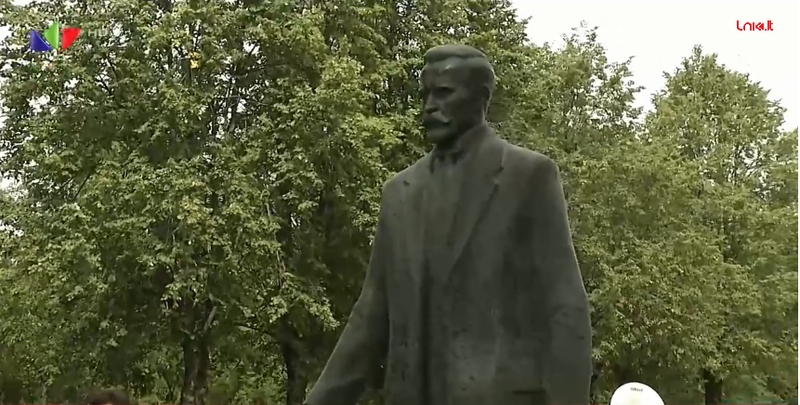 Ar Vilniui reikia paminklo A. Smetonai?