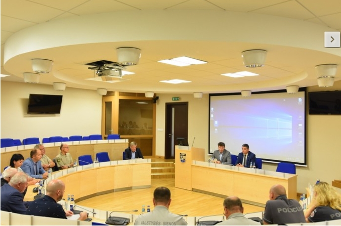 Daugėjant pažeidimų Neringoje, vietos valdžia prašo stiprinti aplinkosaugininkų darbą