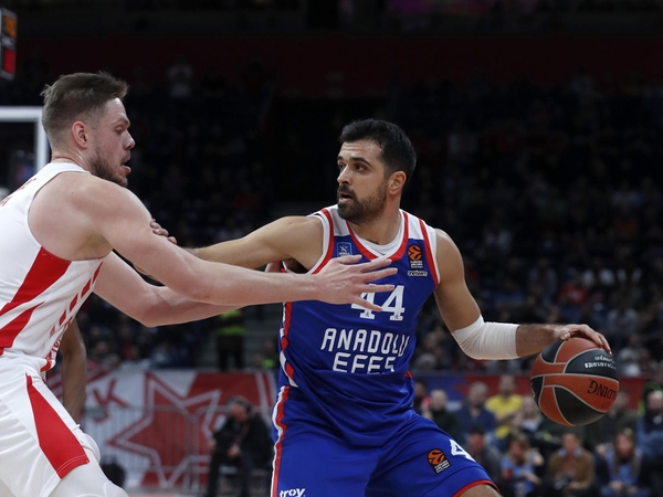 Problemų prisikūrusi „Anadolu Efes“ pergalingą seriją pratęsė Belgrade