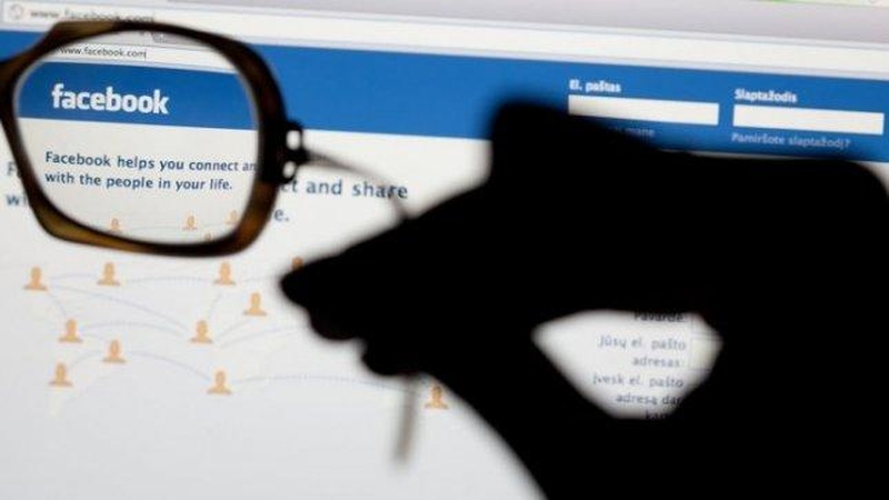 Užsienietis terorizuoja lietuvaites jų pornografiniais montažais   