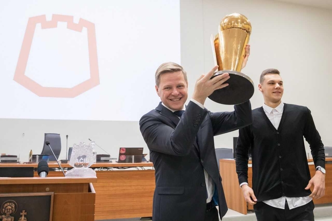 KMT trofėjų „Rytas“ pristatė Vilniaus savivaldybėje
