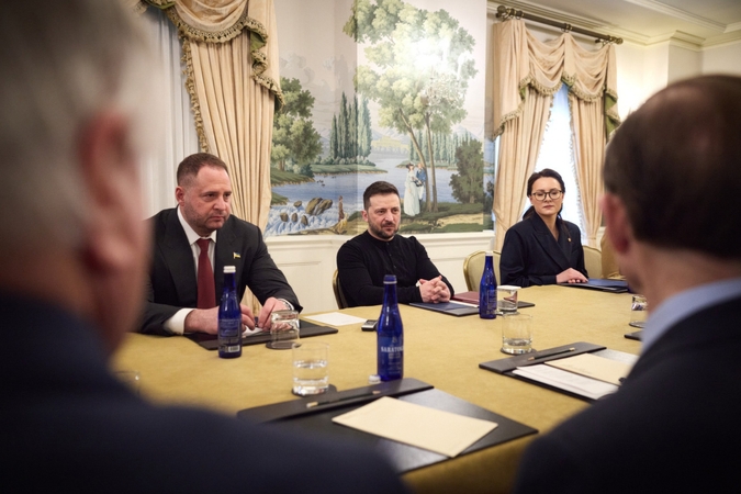  Zelenskio biuras: Ukrainos ir JAV pareigūnai sutarė dėl tolesnių derybų 