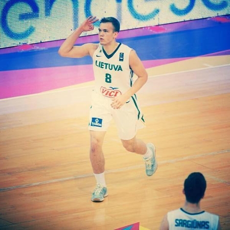 Arnas Velička