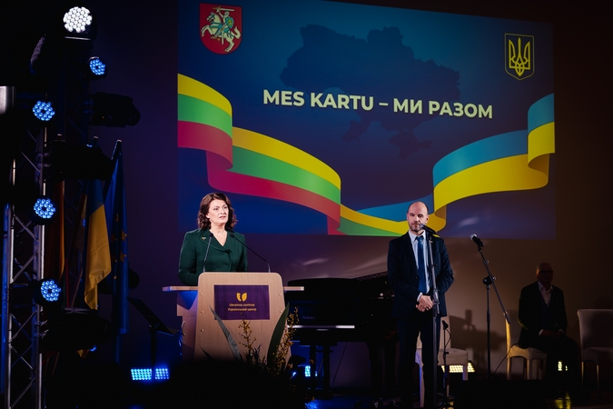 D. Nausėdienė karo metinių išvakarėse: Lietuvos ir Ukrainos draugystė kaip niekada tvirta