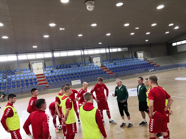 Salės futbolo rinktinė: į elitą – per išbandymus (specialiai iš Ispanijos)