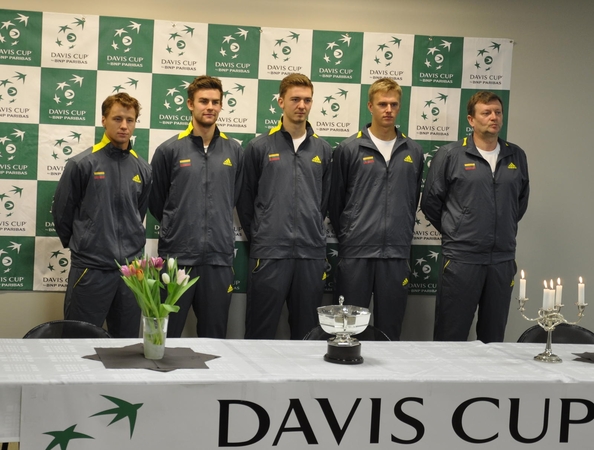 103-iąjį Deviso taurės turnyrą pradėjusioje Lietuvos rinktinėje – (iš kairės) R.Berankis, L.Grigelis, M.Bugailiškis, L.Mugevičius ir kapitonas R.Mugevičius.