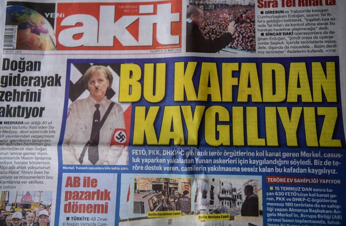Turkijos dienraštis Vokietijos lyderę pavaizdavo panašią į A. Hitlerį