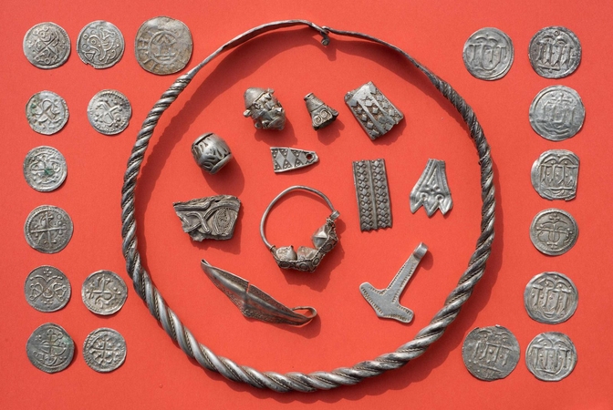 Trylikametis rado legendinio danų karaliaus Haraldo Mėlyndančio laikų lobį