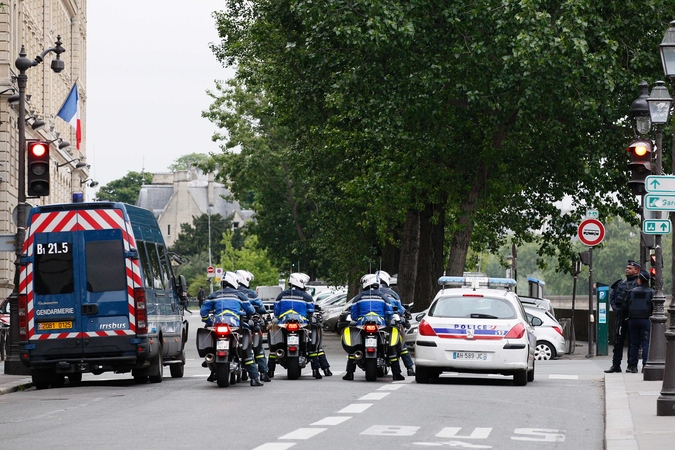 Terorizmu įtariamas S. Abdeslamas Prancūzijos tyrėjams nieko nepasakė