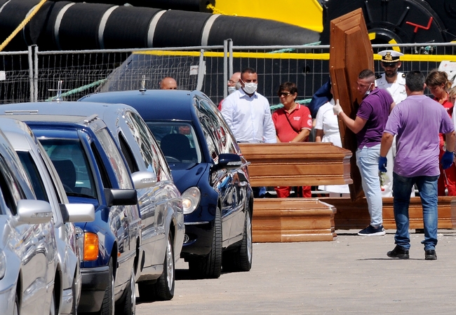 Per pusmetį Viduržemio jūroje žuvo per 3 tūkst. migrantų